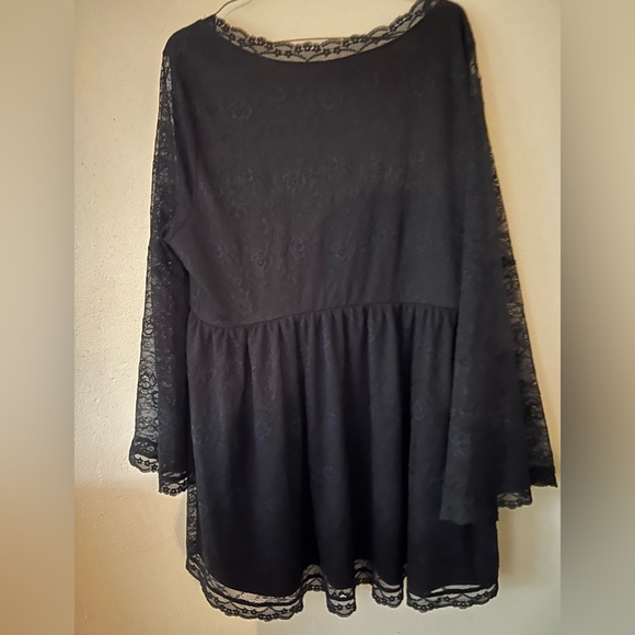 Torrid babydoll style top lace long bell sleeve goth stretch scoop neck 1x black - Picture 4 of 8